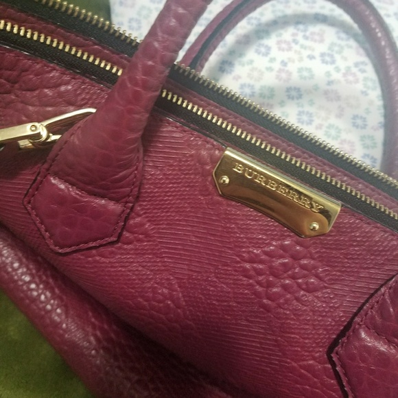 Burberry tote in dark pink - Picture 2 of 7